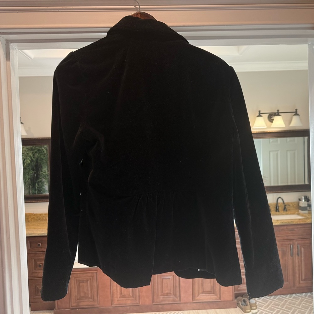 Tommy Hilfiger women’s smoking jacket.